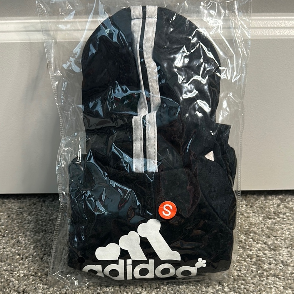 NEW IN PACKAGE Adidog Black Pet Hoodie in Small